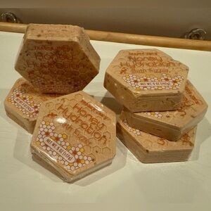 Trader Joe's Honey Hydration Bath Fizzer